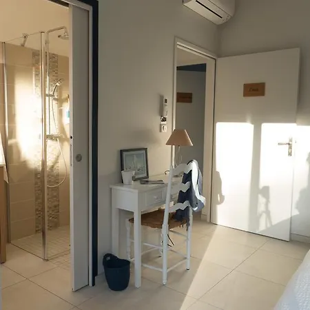 Crisalys D'hotes Bed & Breakfast